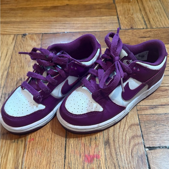 Nike Dunk Low- little girls size 11.5c in purple and white - Picture 2 of 6